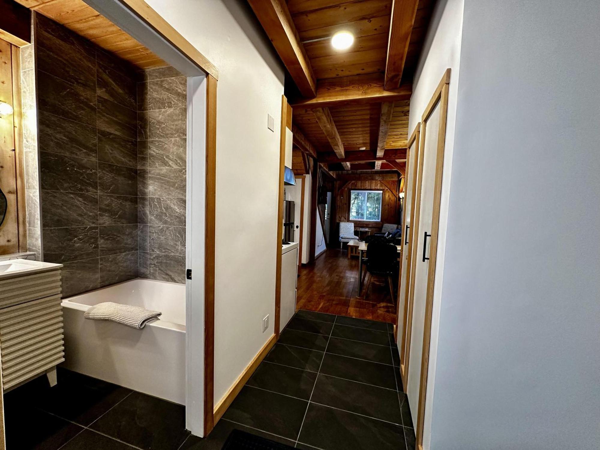 אוקלולט Waterfront Timber Frame Cottage! מראה חיצוני תמונה